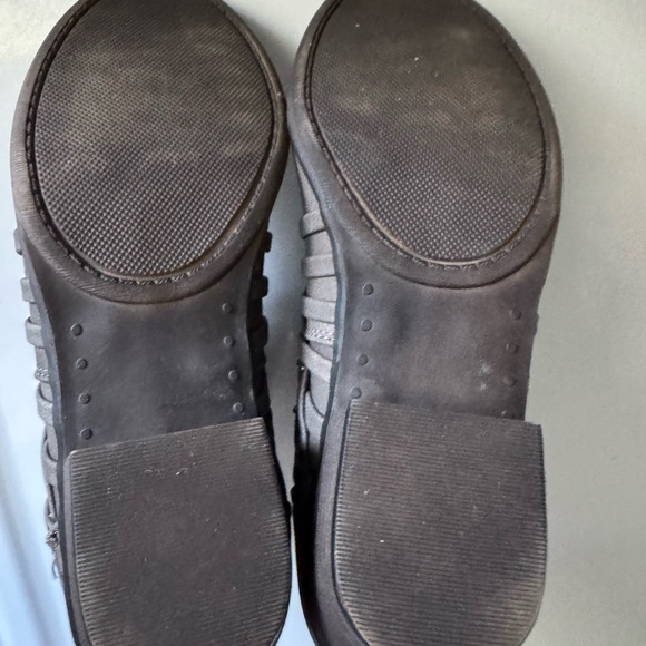 So Faux Suede Taupe Gray Women's Ankle Boots Size 6.5 - Picture 6 of 7